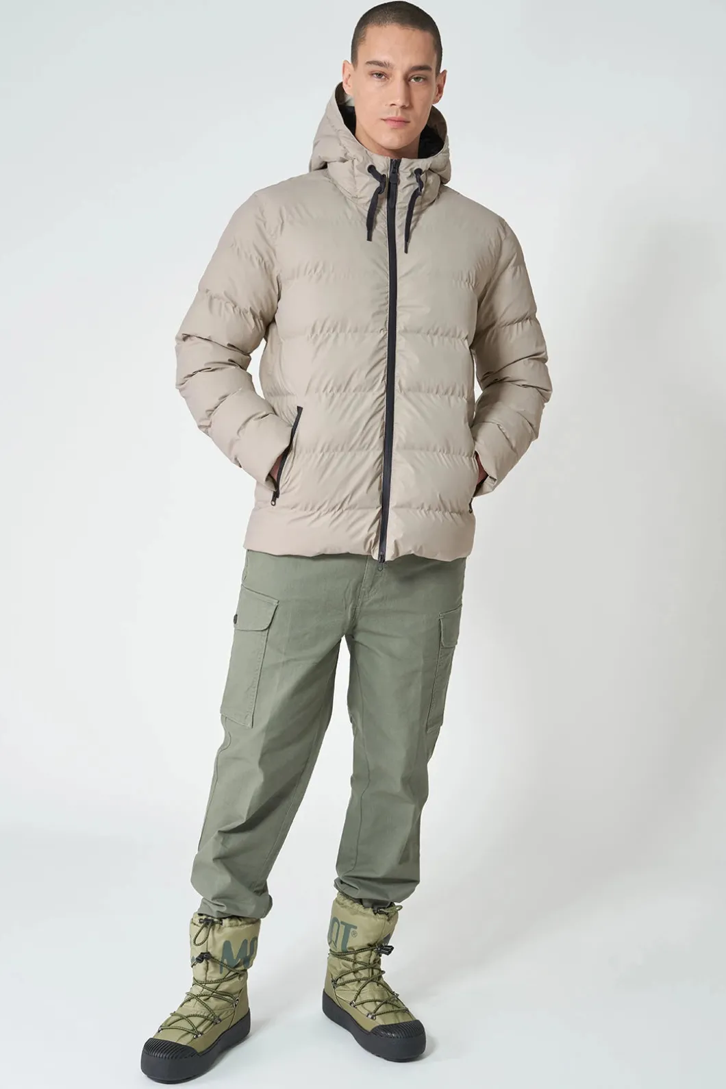 Online Hrom Hombre Plumíferos